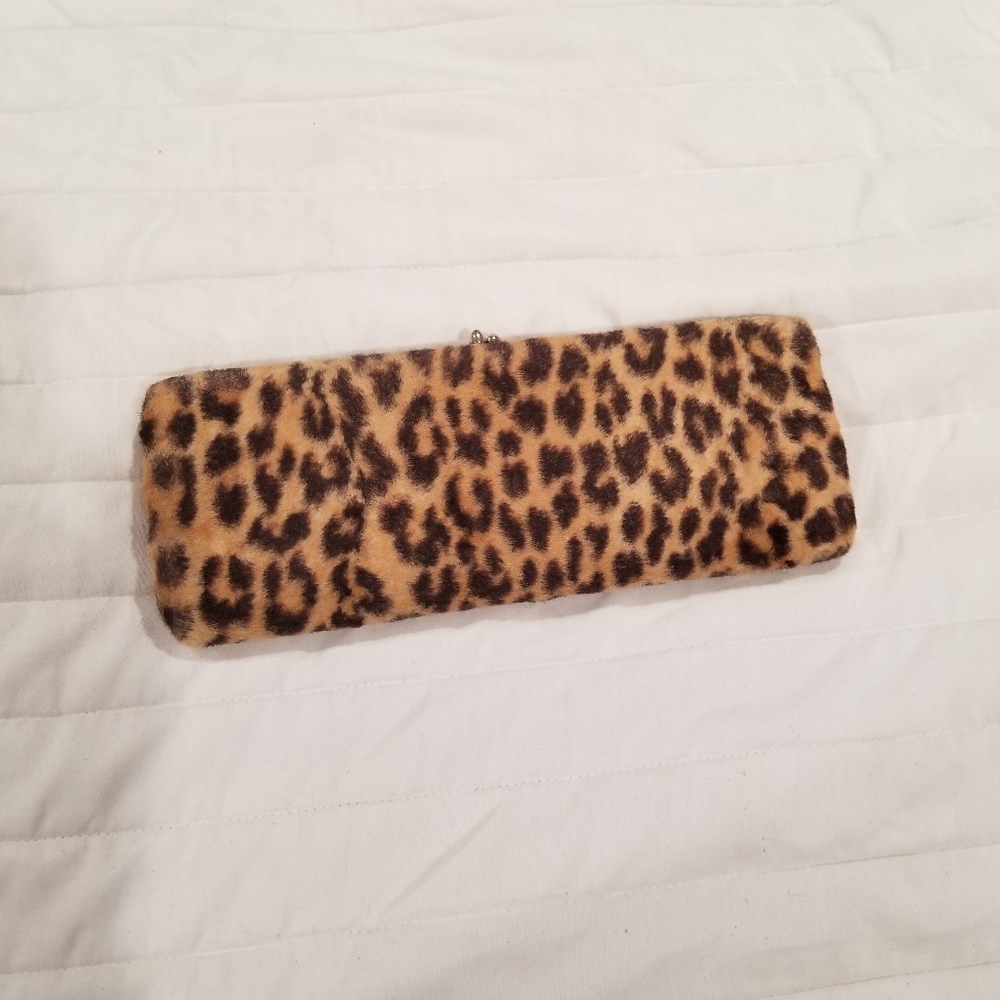 Vintage furry leopard print clutch with gold chain strap